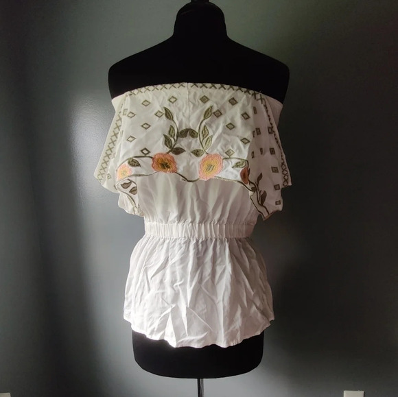 *NWT* Gimmicks Off the Shoulder Top - Picture 3 of 5